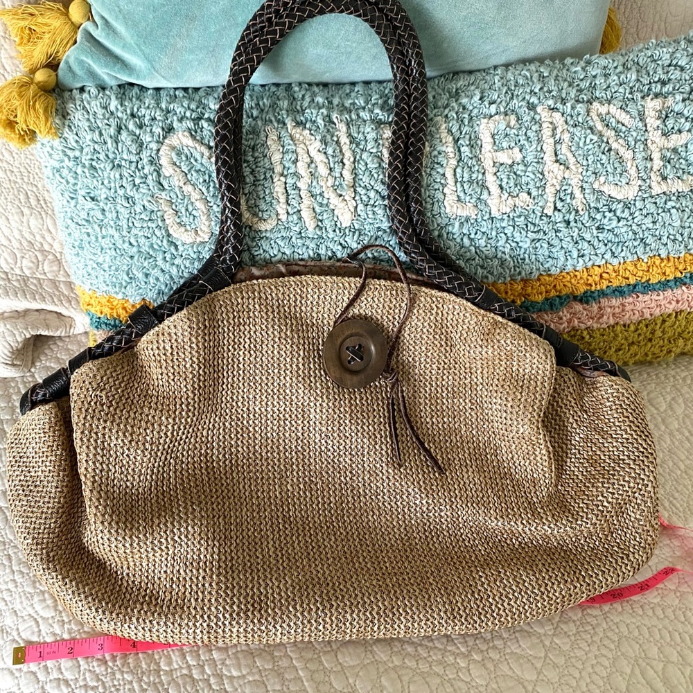 Nila Anthony gently used oversized straw and leather bag